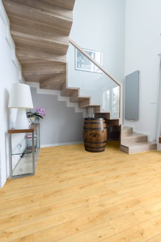 Dab Virgo laminált padló 10mm/Ac5/33 kopásállóság, fózolt - 4571
