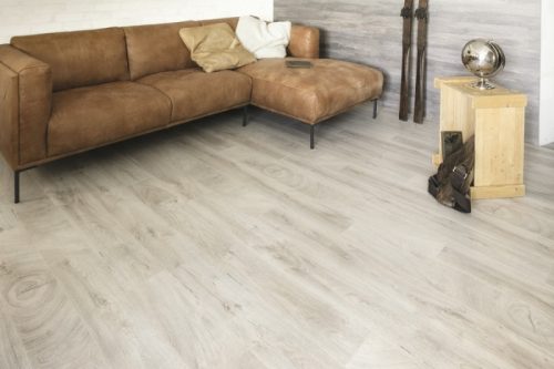 Fresco Leave tölgy laminált padló 10mm/Ac4/32 kopásállóság, fózolt- K4384