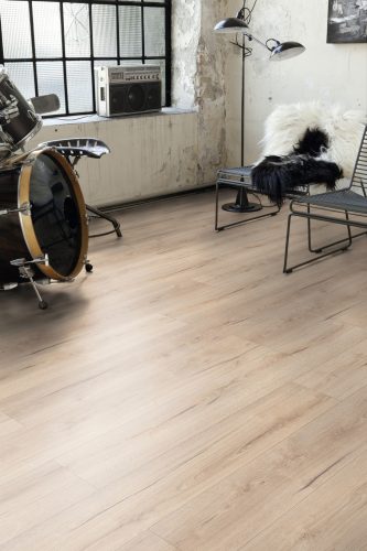 Evoke Sandolo tölgy laminált padló 8mm/Ac4/32 kopásállóság, fózolt - k4425