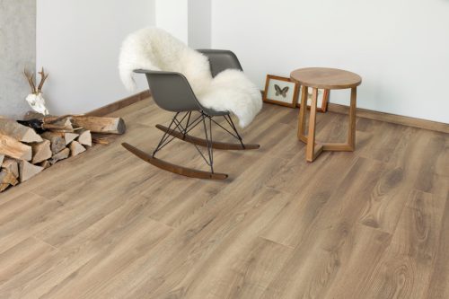 Marineo tölgy laminált padló 8mm/Ac4/32 kopásállóság, fózolt - 37844