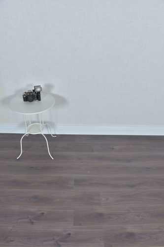 Atlas tölgy laminált padló 8mm/Ac4/32 kopásállóság - 8090