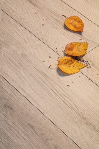 Sandolo Evoke tölgy vízálló laminált padló 12mm/Ac5/33 kopásállóság, fózolt - K4425